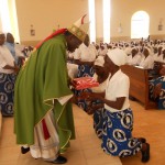 Archbishop receiving the gift