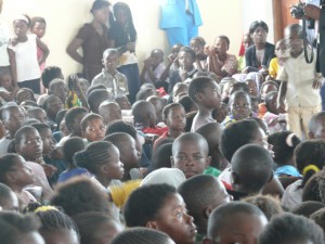 Many kids watched the event